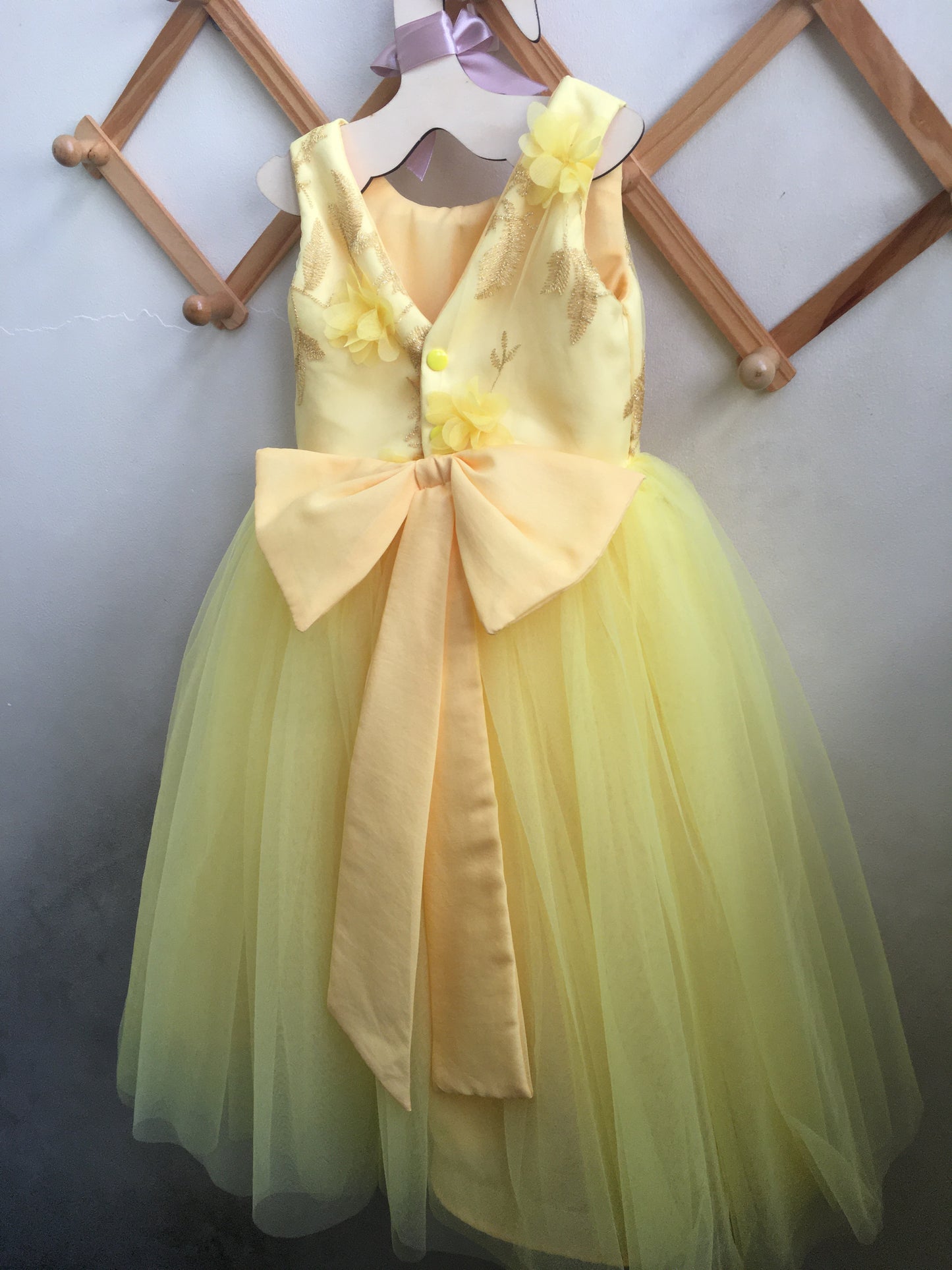 Lara Dress in Pastel Yellow