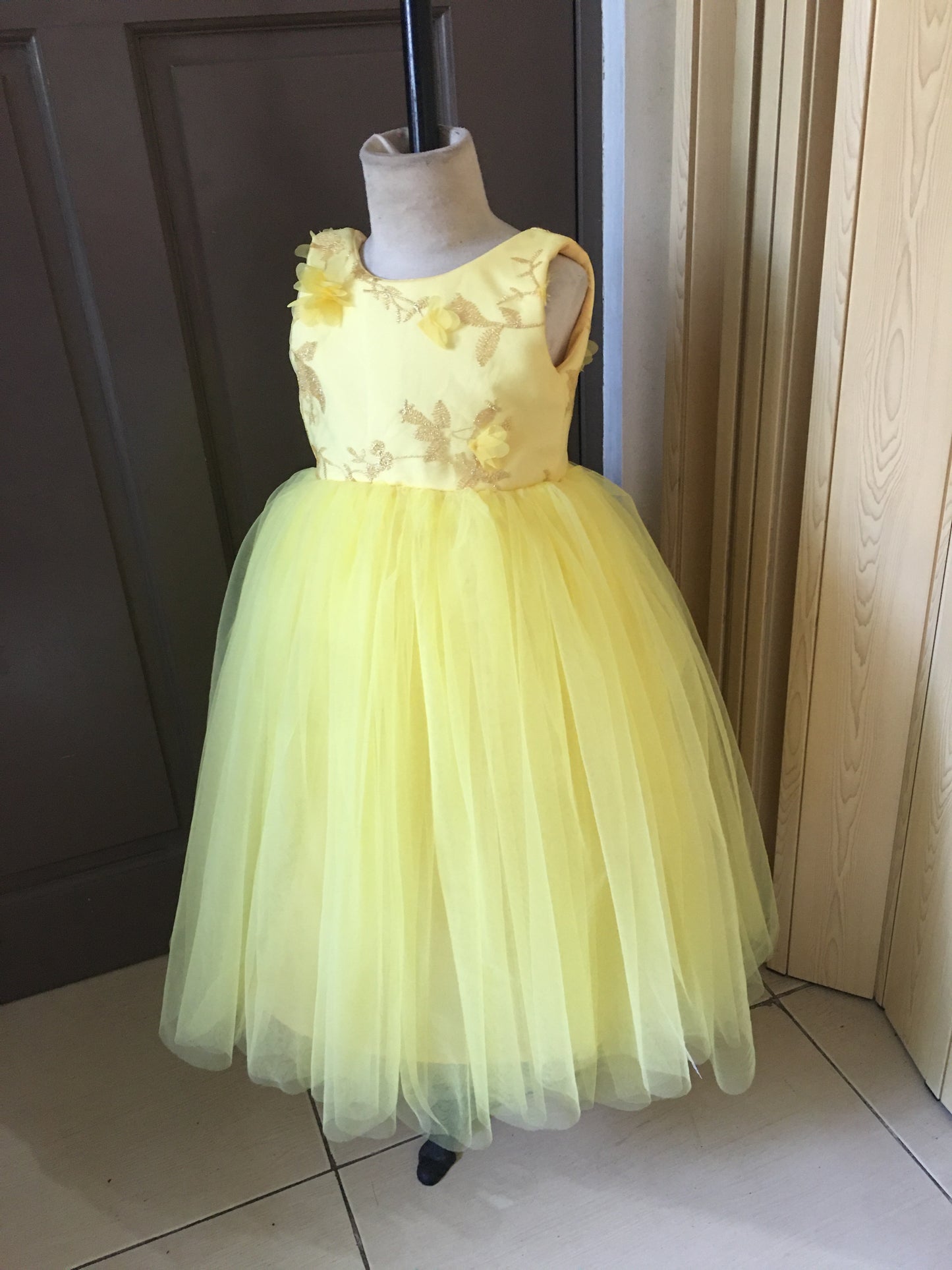 Lara Dress in Pastel Yellow