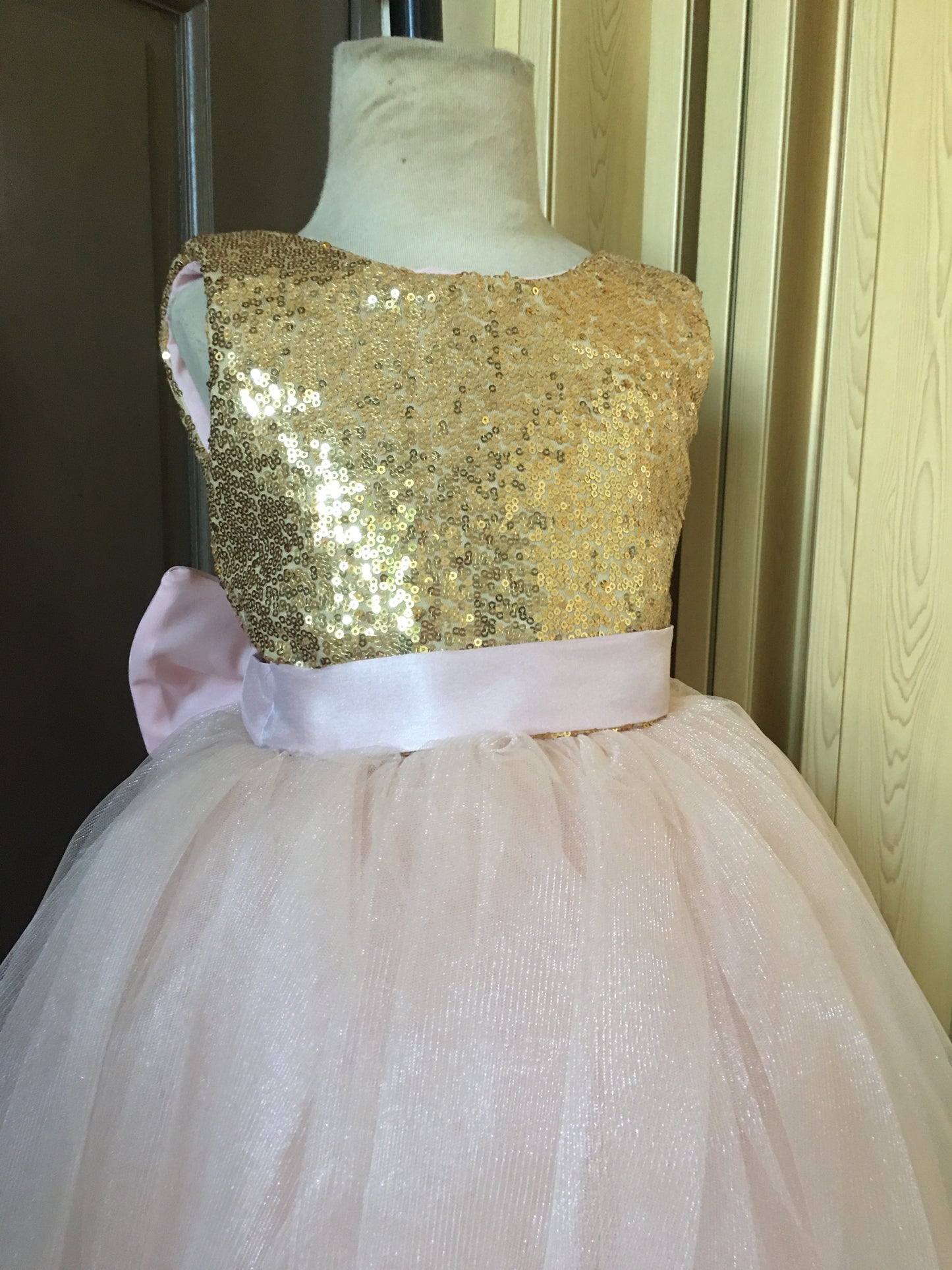 Sparkle Dress in Gold and Champagne