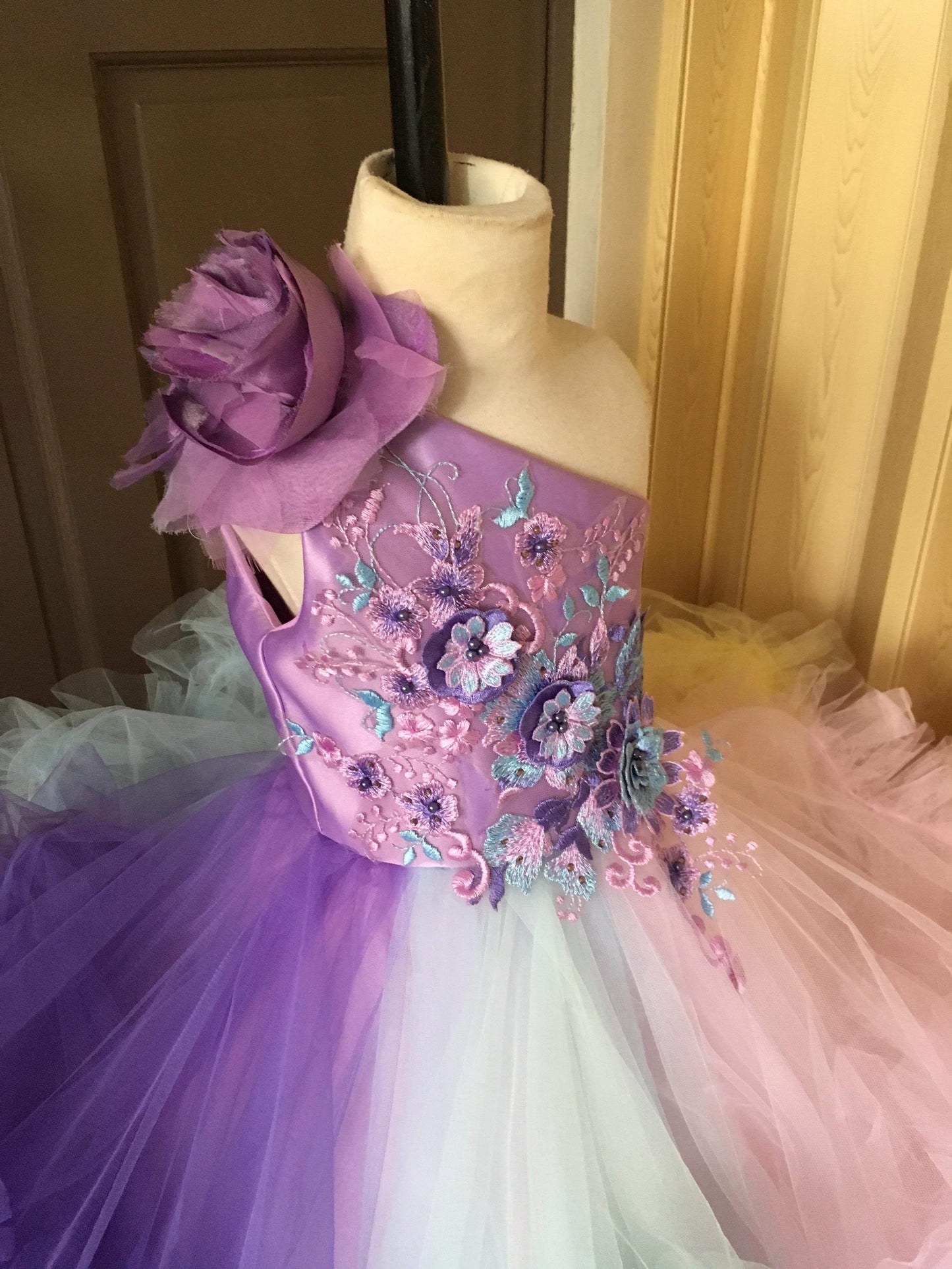 Victoria Cloud Dress in Unicorn