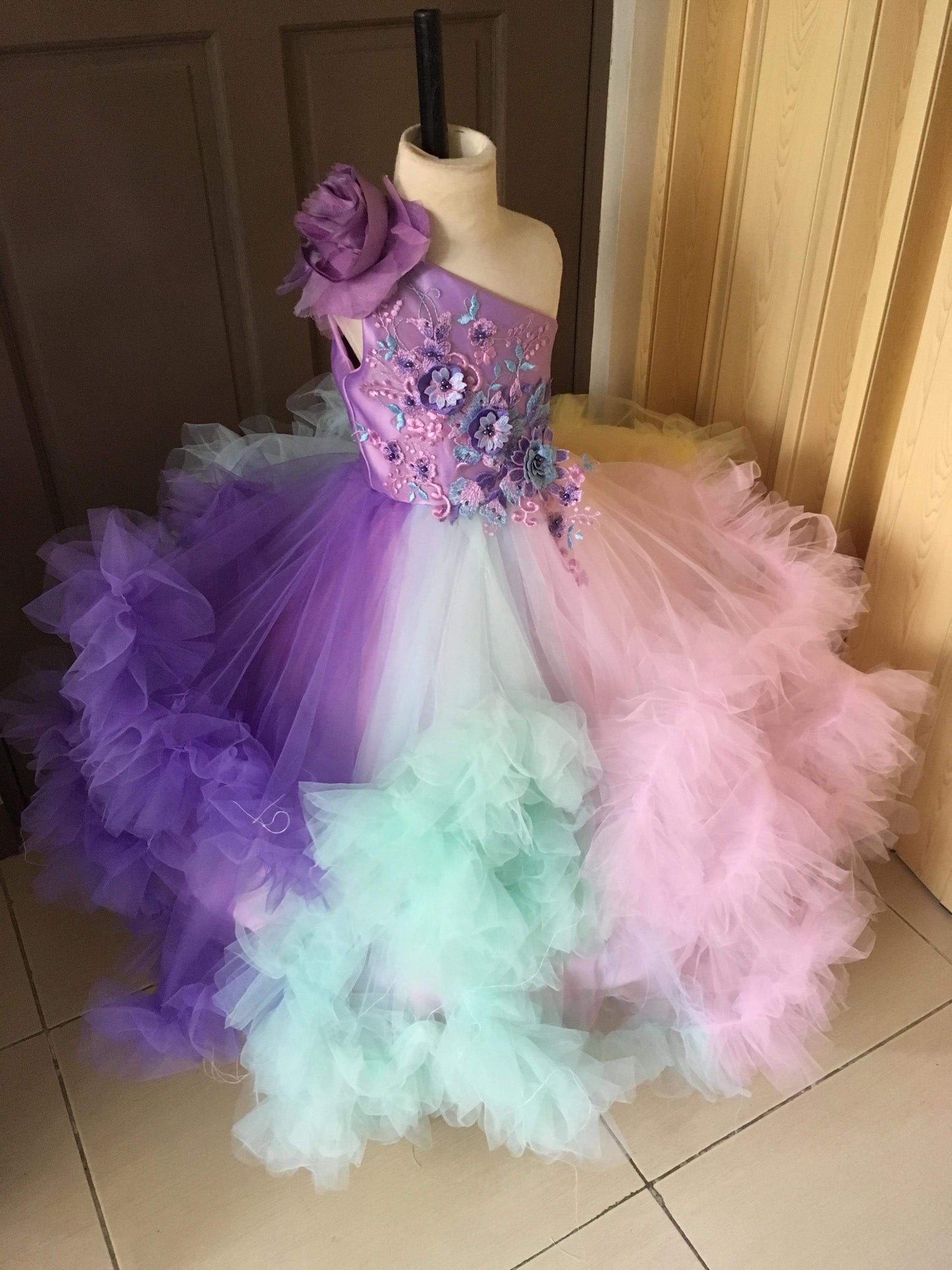 Victoria Cloud Dress in Unicorn